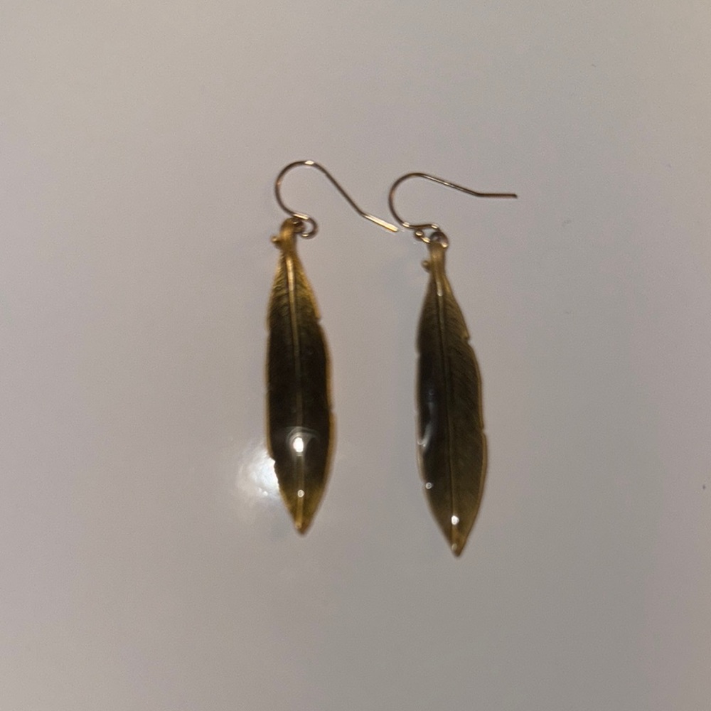 Elegant Gold Feather Earrings